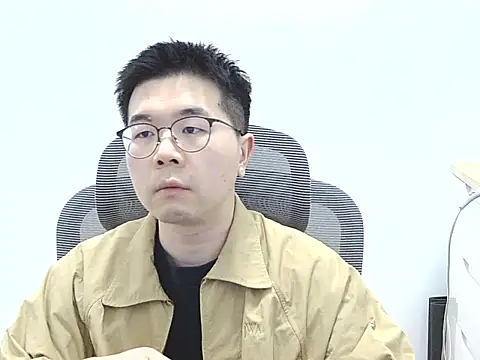 Snapshot of Adzard65 chatting on October 2025 03:22:01 PM Adzard65 online show from October 2025 03:22:01 PM