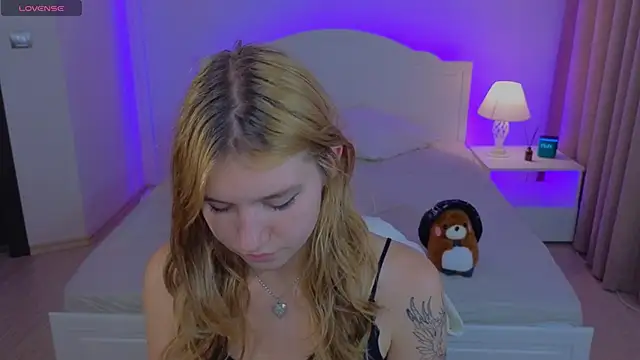 Iris Rain online show from December 2025 10:28:02 AM