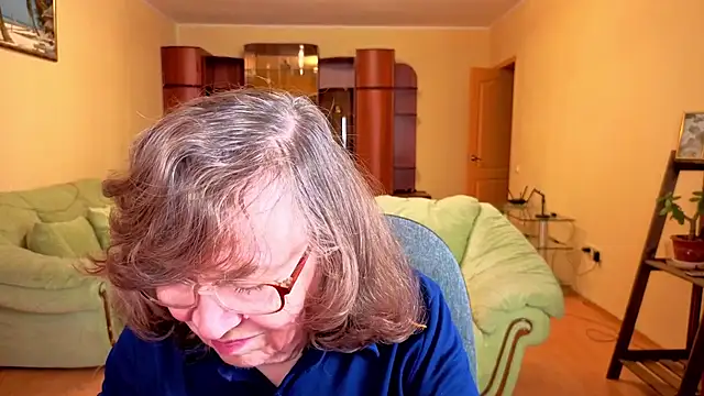 Snapshot of Betty_Brick chatting on November 2025 10:32:01 PM Betty Brick online show from November 2025 10:32:01 PM