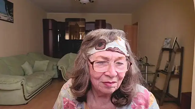 Betty Brick online show from May 2026 04:07:02 PM