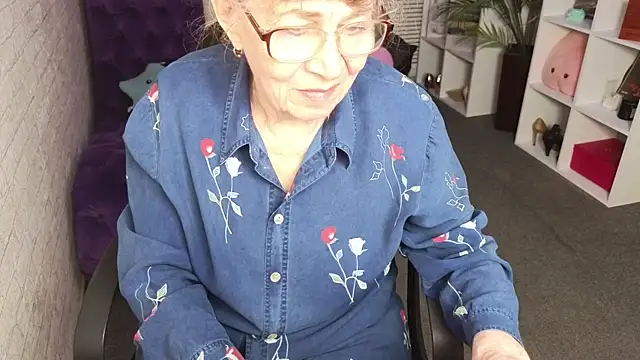 Betty Brick online show from May 2026 05:20:02 PM