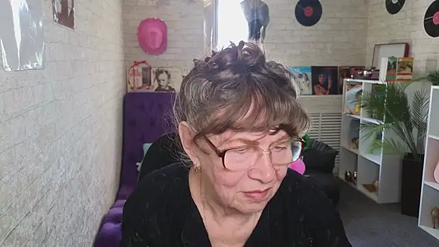 Betty Brick online show from May 2026 12:59:02 PM