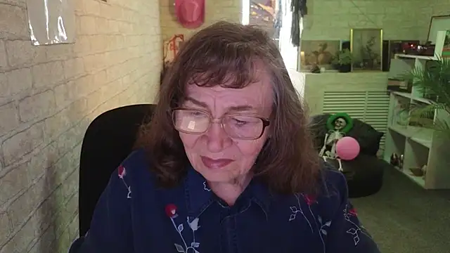 Betty Brick online show from May 2026 02:12:01 PM