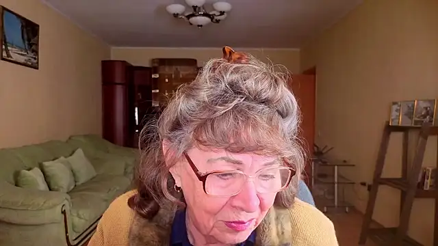 Betty Brick online show from January 2026 01:37:02 PM