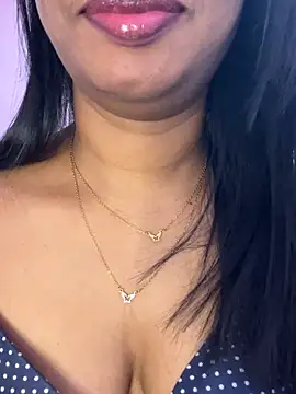 Snapshot of tamil_Aarathi chatting on May 2026 05:18:02 PM tamil Aarathi online show from May 2026 05:18:02 PM