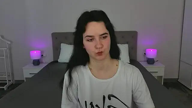 BerryDiva online show from April 2026 12:51:02 PM