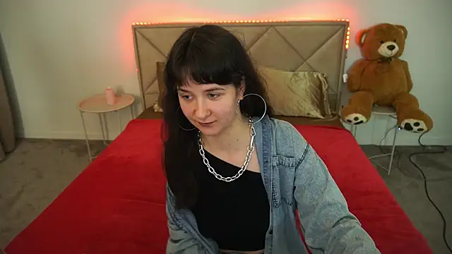 Snapshot of BerryDiva chatting on May 2026 08:13:01 PM BerryDiva online show from May 2026 08:13:01 PM