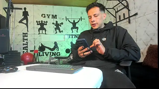 Snapshot of Dustin_Sonne chatting on June 2026 03:37:01 AM Dustin Sonne online show from June 2026 03:37:01 AM