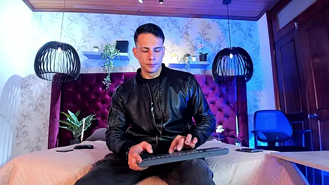 Dustin Sonne online show from November 2025 03:51:04 AM