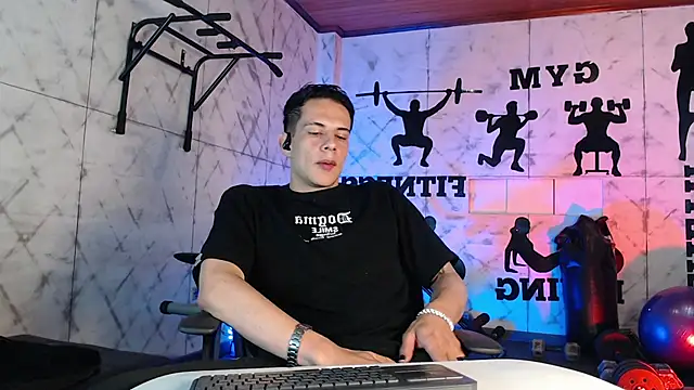 Snapshot of Dustin_Sonne chatting on June 2026 03:39:02 AM Dustin Sonne online show from June 2026 03:39:02 AM
