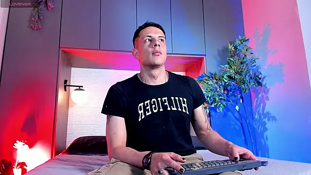 Dustin Sonne online show from December 2025 03:52:02 AM