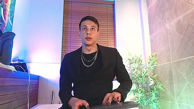 Snapshot of Dustin_Sonne chatting on April 2026 03:36:02 AM Dustin Sonne online show from April 2026 03:36:02 AM