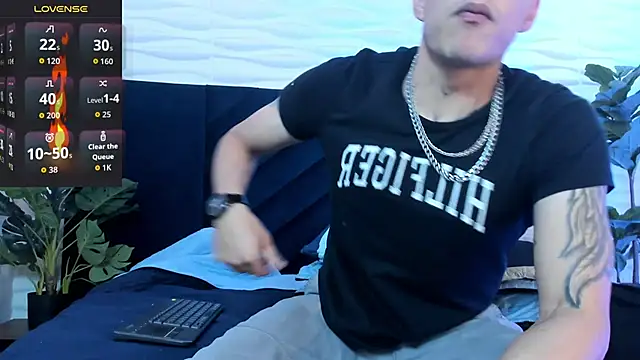 Dustin Sonne online show from November 2025 03:43:01 AM