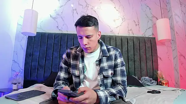 Snapshot of Dustin_Sonne chatting on March 2026 03:32:01 AM Dustin Sonne online show from March 2026 03:32:01 AM