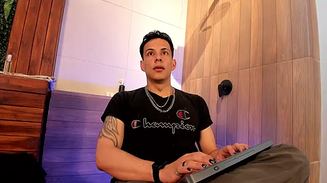 Snapshot of Dustin_Sonne chatting on June 2026 03:45:01 AM Dustin Sonne online show from June 2026 03:45:01 AM