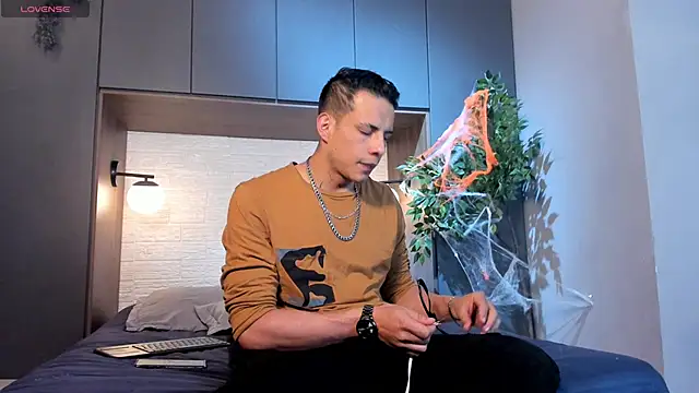 Dustin Sonne online show from November 2025 03:44:01 AM