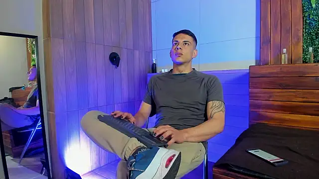 Snapshot of Dustin_Sonne chatting on March 2026 03:40:02 AM Dustin Sonne online show from March 2026 03:40:02 AM