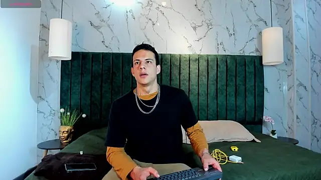 Dustin Sonne online show from November 2025 03:49:02 AM