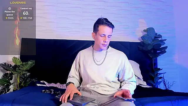 Dustin Sonne online show from November 2025 04:05:02 AM