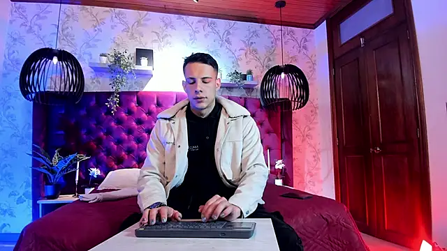 Snapshot of Dustin_Sonne chatting on March 2026 03:43:01 AM Dustin Sonne online show from March 2026 03:43:01 AM