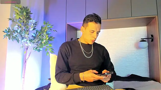 Dustin Sonne online show from November 2025 03:44:01 AM