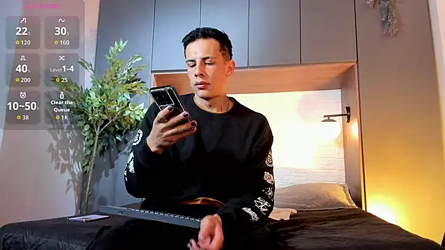 Dustin Sonne online show from October 2025 03:40:01 AM