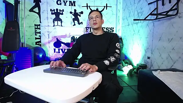 Snapshot of Dustin_Sonne chatting on April 2026 03:41:01 AM Dustin Sonne online show from April 2026 03:41:01 AM