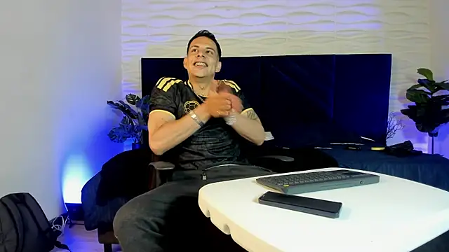 Snapshot of Dustin_Sonne chatting on July 2026 03:13:01 AM Dustin Sonne online show from July 2026 03:13:01 AM