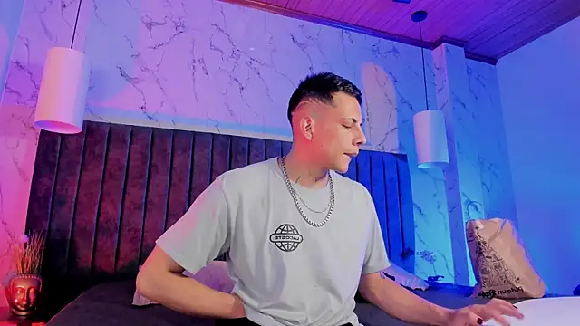 Dustin Sonne online show from December 2025 03:43:02 AM