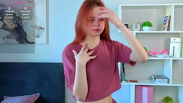 Snapshot of SynnoveBann chatting on April 2026 01:21:01 AM SynnoveBann online show from April 2026 01:21:01 AM