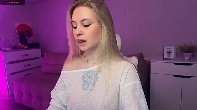 Sofia Kenwood online show from February 2026 03:29:01 AM