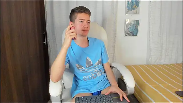 Snapshot of ThiagooJames chatting on September 2025 11:26:01 PM ThiagooJames online show from September 2025 11:26:01 PM