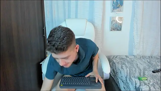 Snapshot of ThiagooJames chatting on September 2025 12:17:01 AM ThiagooJames online show from September 2025 12:17:01 AM