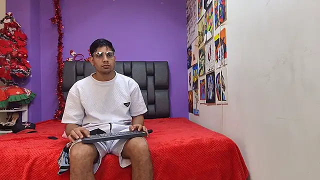 ashtoncooperr online show from November 2025 12:10:02 AM