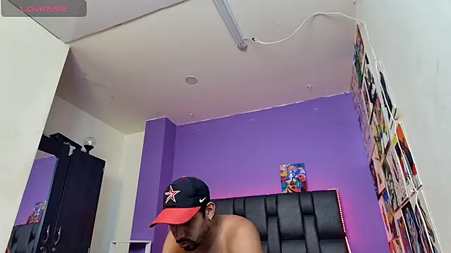 ashtoncooperr online show from November 2025 11:41:01 PM