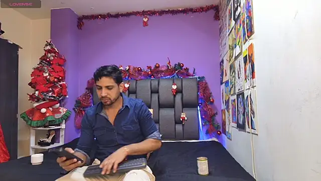 ashtoncooperr online show from December 2025 06:51:02 PM