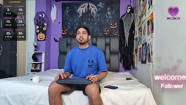 ashtoncooperr online show from October 2025 07:04:02 PM