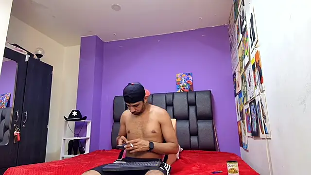 ashtoncooperr online show from November 2025 07:39:01 PM