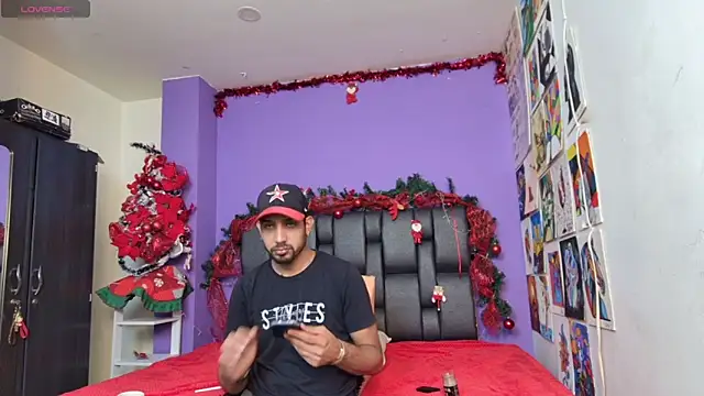 ashtoncooperr online show from December 2025 06:23:01 PM