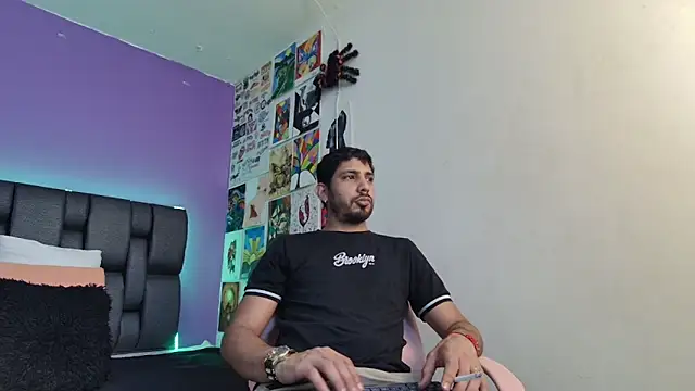 ashtoncooperr online show from November 2025 06:55:02 PM