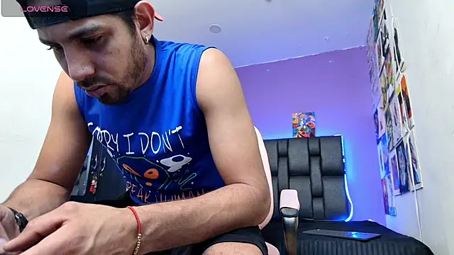 ashtoncooperr online show from November 2025 06:55:02 PM