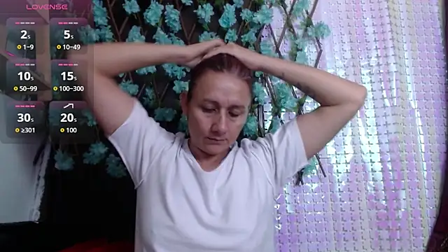 darling hott online show from October 2025 09:43:01 AM