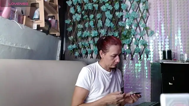 darling hott online show from April 2026 11:06:02 AM