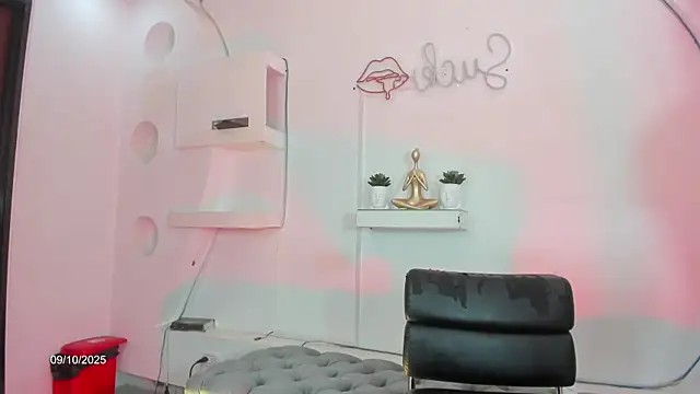 Snapshot of Vicky_Hottman chatting on October 2025 04:35:01 AM Vicky Hottman online show from October 2025 04:35:01 AM