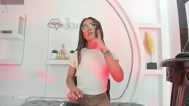 Snapshot of Vicky_Hottman chatting on September 2025 04:19:01 AM Vicky Hottman online show from September 2025 04:19:01 AM