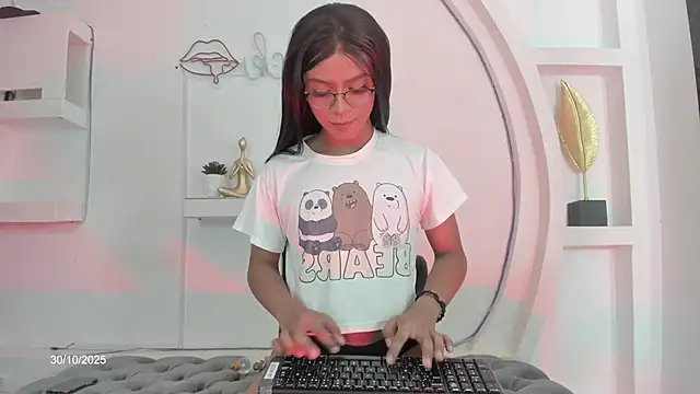 Snapshot of Vicky_Hottman chatting on October 2025 04:33:01 AM Vicky Hottman online show from October 2025 04:33:01 AM