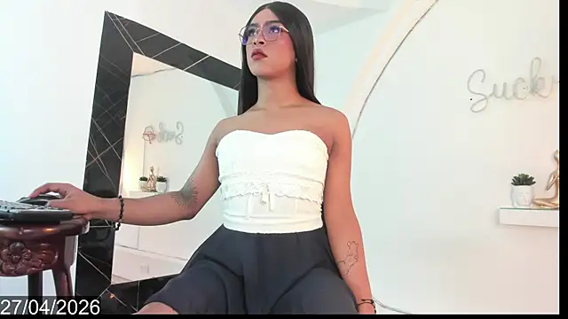 Vicky Hottman online show from April 2026 01:48:01 PM