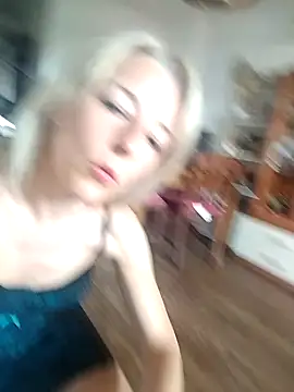 sexymoon81 online show from June 2026 01:00:02 PM