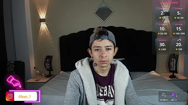 Aleecandrews online show from September 2025 07:14:01 PM