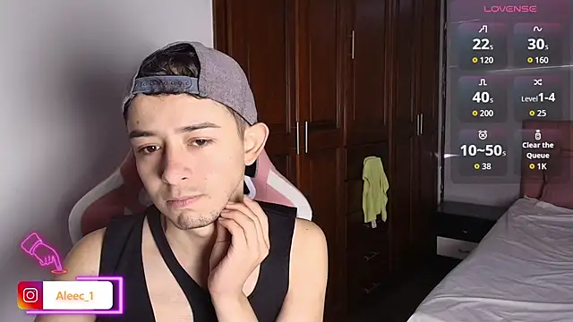 Aleecandrews online show from October 2025 07:37:02 PM